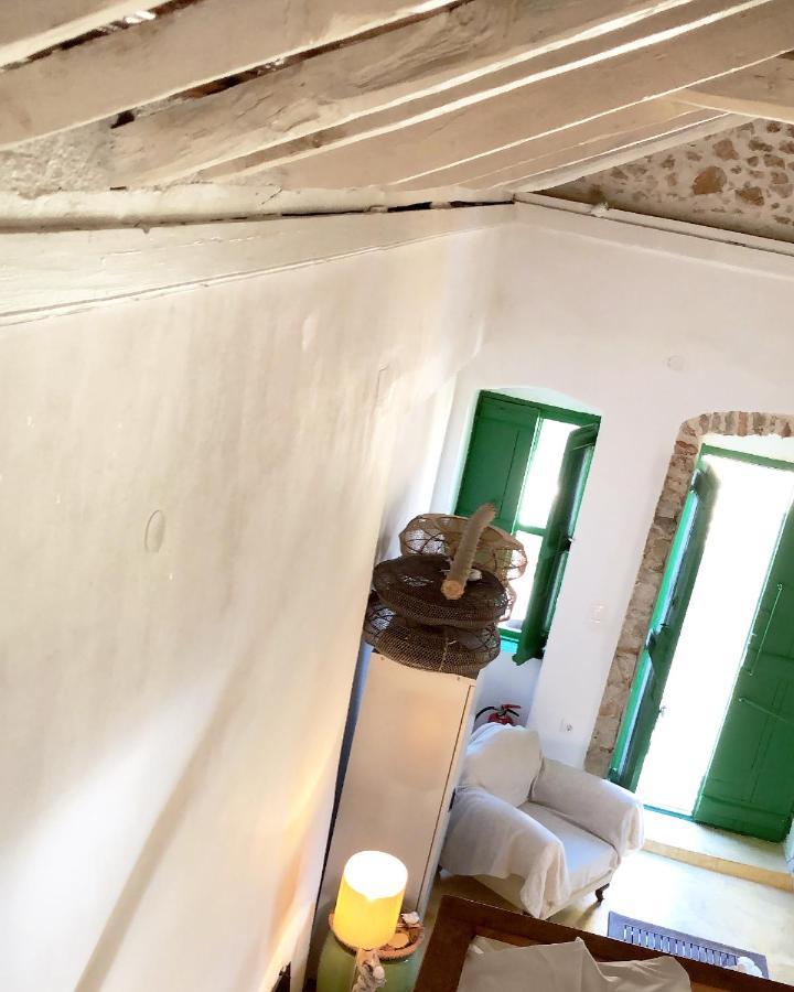 Hypate, Traditional Island Cottage Chalki Town Exterior photo