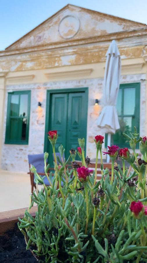 Hypate, Traditional Island Cottage Chalki Town Exterior photo
